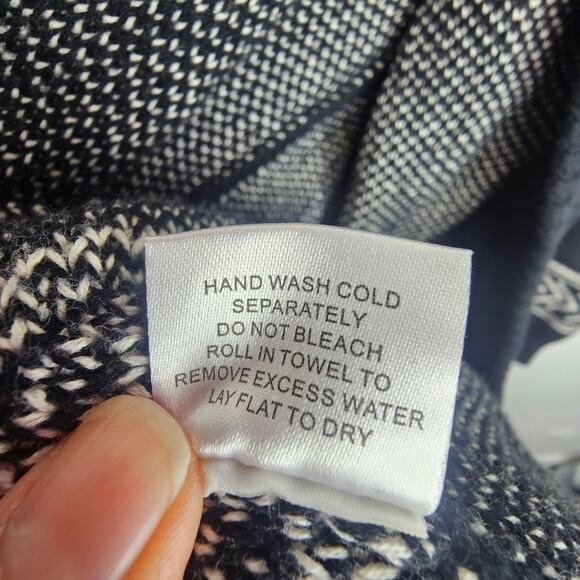 ModCloth Womens Skull Print Cardigan Sweater Open Front Size 1X Grunge Halloween - Picture 8 of 9